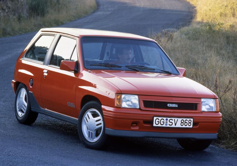  Opel Corsa GSi (A) 1988 года  (фото 7 из 21)